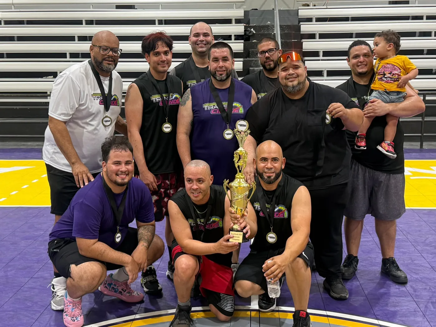 Arecibo con Gran Trofeo de Campeón